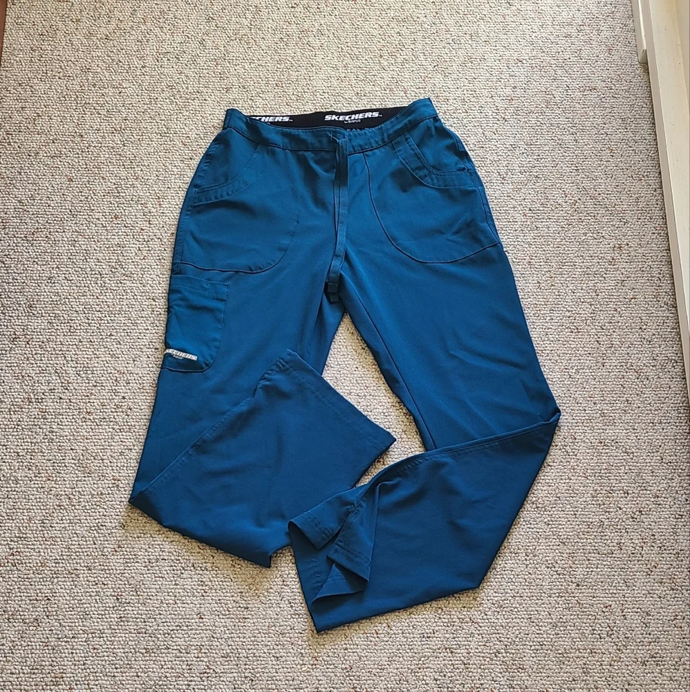 Skechers scrubs set - Picture 10 of 12